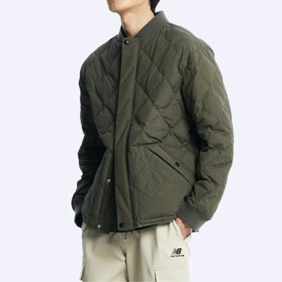 뉴발란스 UNI 24/7 퀼팅 경량다운 자켓 카키 (NBNPD4190349)