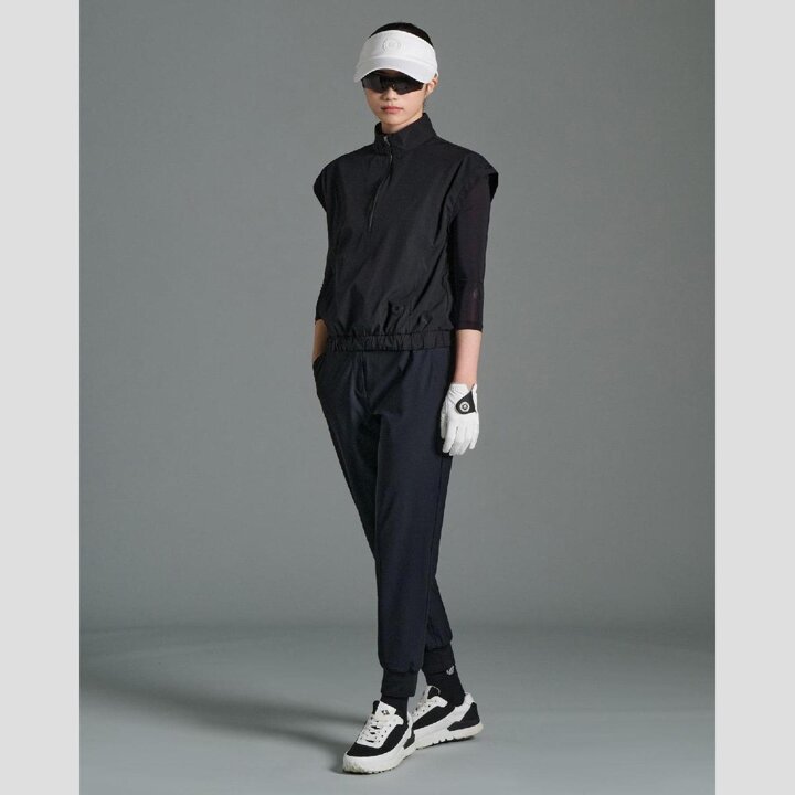 (신세계강남점)FW25 여성 라운드넥 베스트 - 블랙 (BJ5942A415)