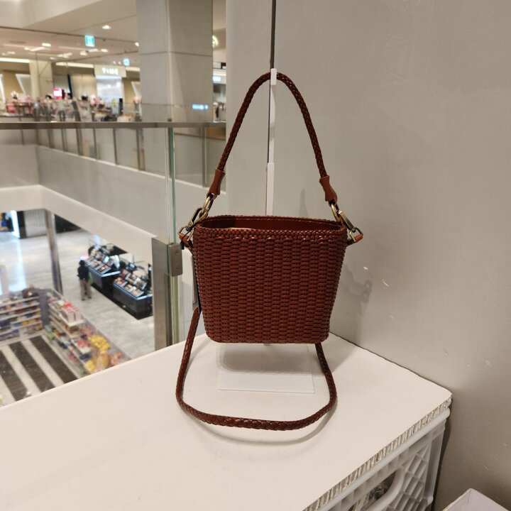 (신세계김해점)라탄스타일위빙토트백85SQ4WAB