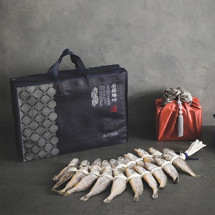 법성포 오가 영광굴비 선물세트 10마리 1.8kg(24-25cm) (지함/채반/가방포함)