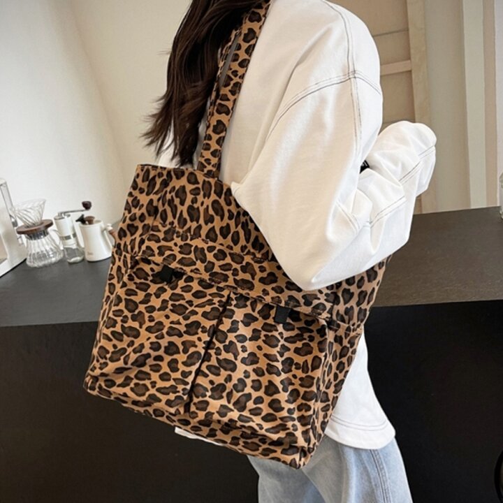 레네 여성 호피 레오파드 포켓 데일리 숄더백 가방 L92266