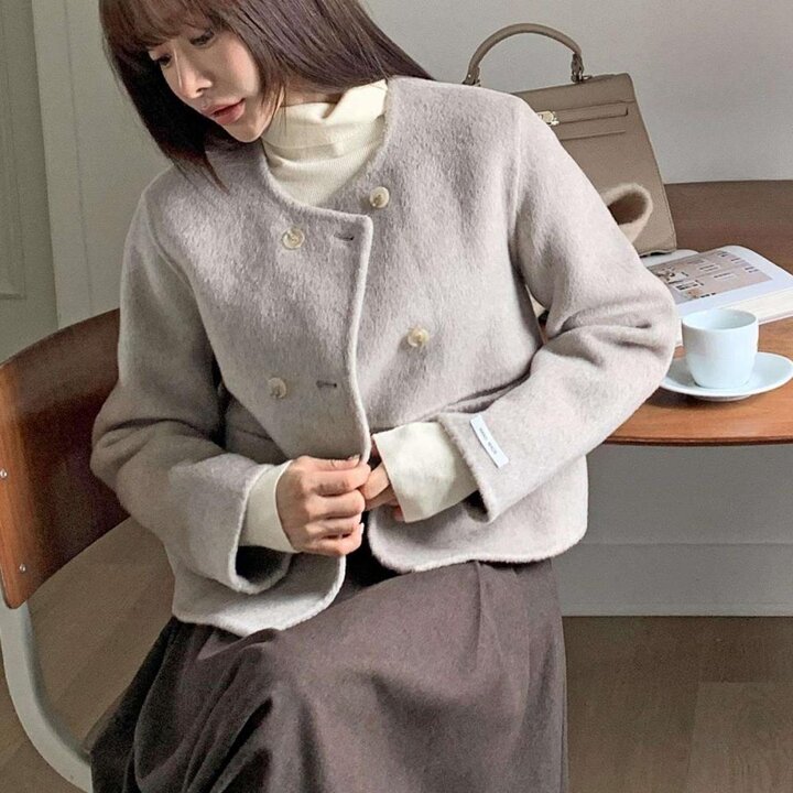 [옷자락] 여자 심플 노카라 울혼방 핸드메이드 숏 자켓