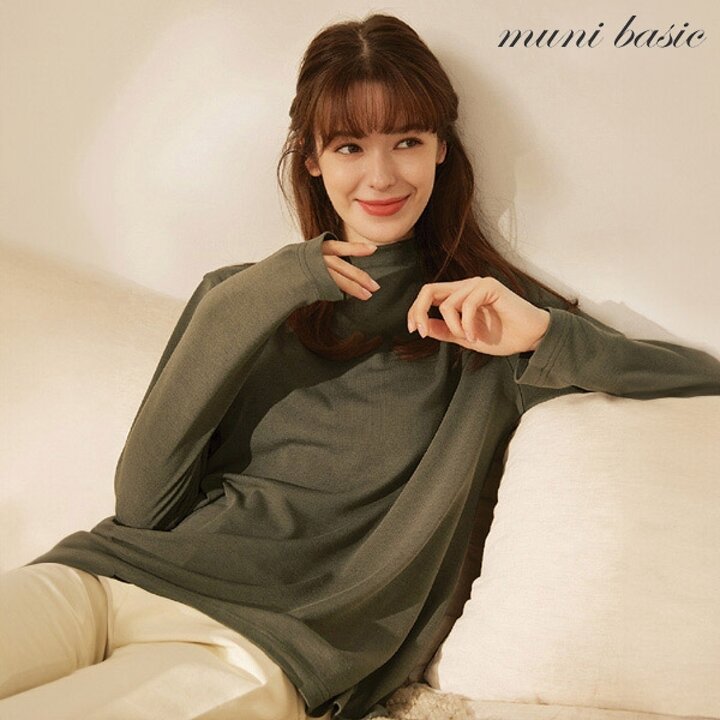 무니베이직 울 블렌디드 기모 티블라우스 1종 카키