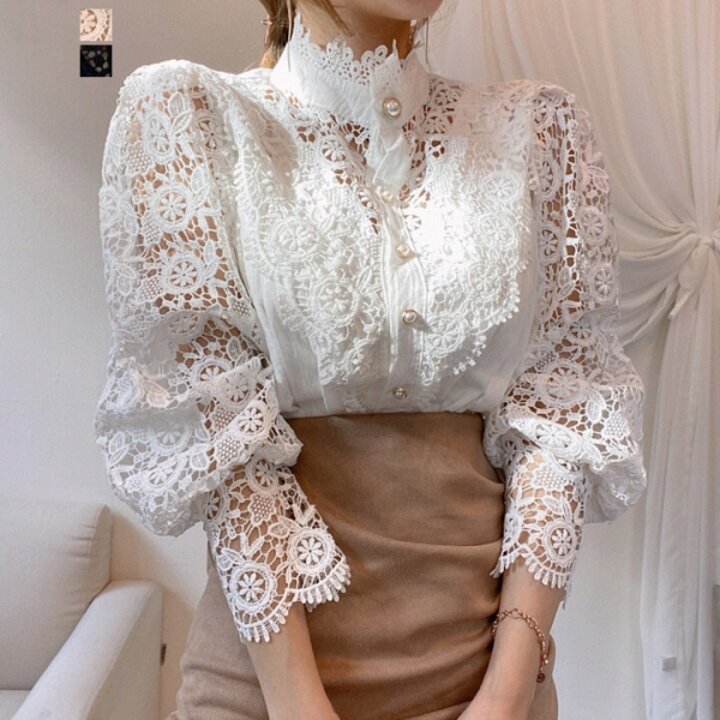 [페이릿] 센 플라워 레이스 시스루 블라우스