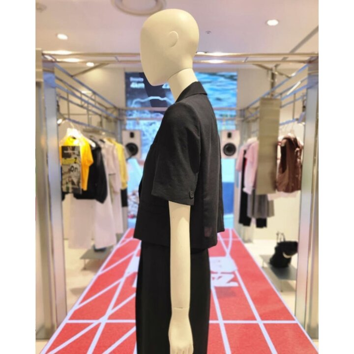 (신세계천안아산점)디테일 하프 슬리브 자켓 Z252MSF301
