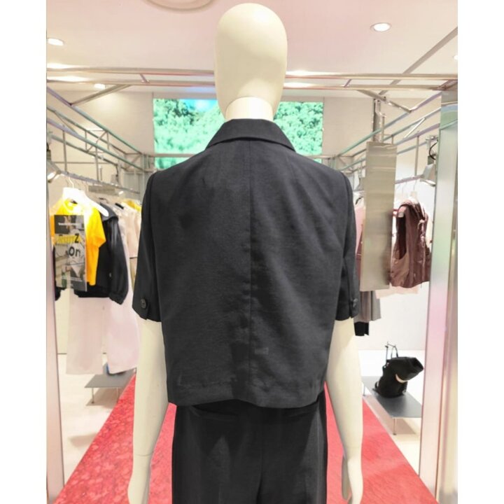 (신세계천안아산점)디테일 하프 슬리브 자켓 Z252MSF301