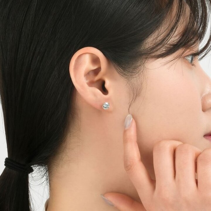 18K 1캐럿 모이사나이트 귀걸이 4프롱
