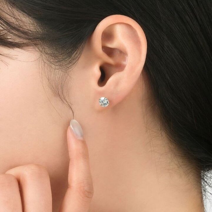 18K 1캐럿 모이사나이트 귀걸이 4프롱