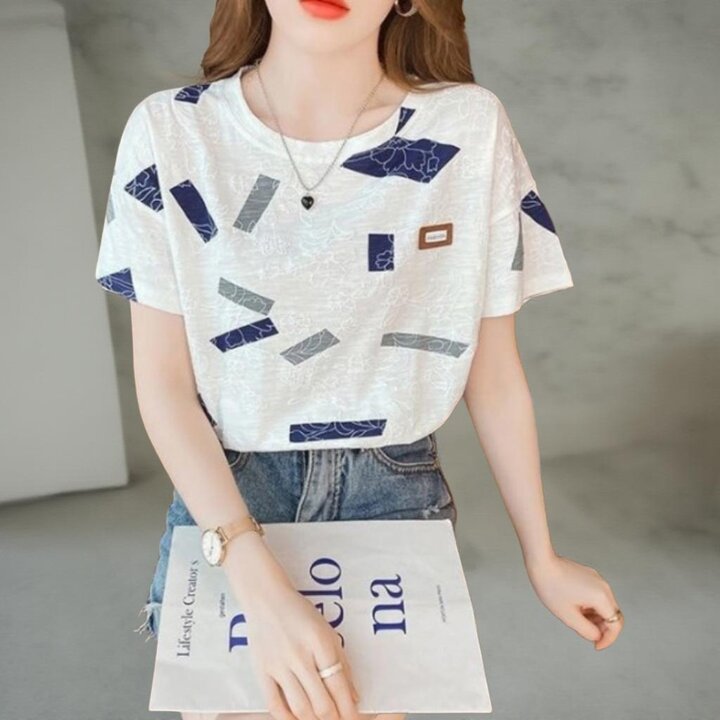 여성 독특 입체 디자인 슬림핏 라운드넥 반팔 티셔츠