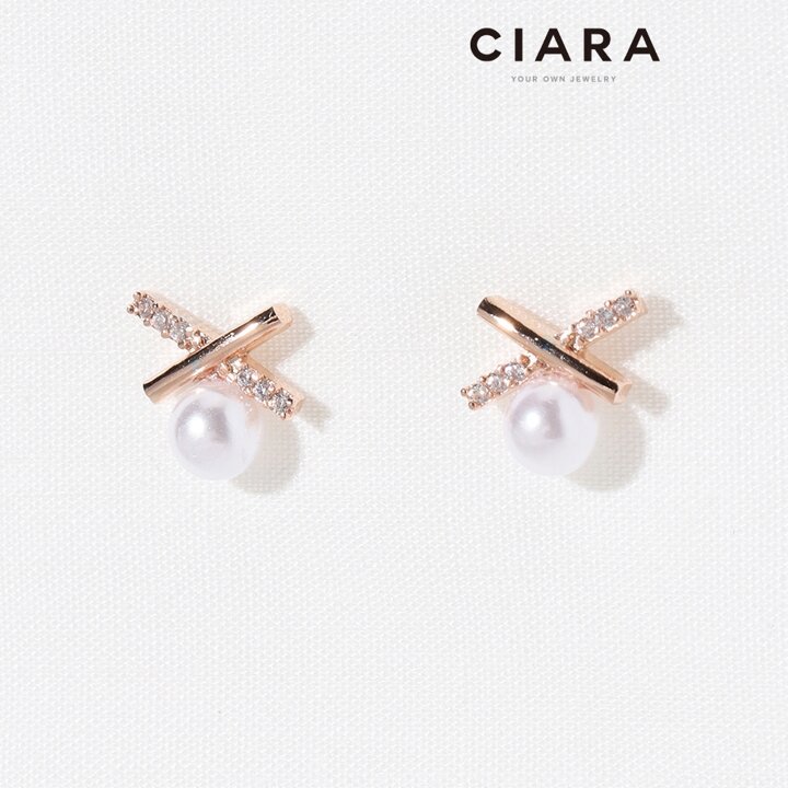 CIARA 14K Mattie 크로스 하프샤이닝 진주 귀걸이(SilverPin)