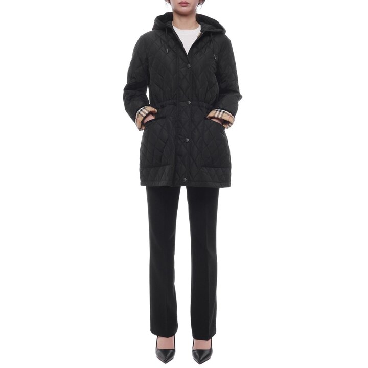 (신세계마산점)[버버리] 25FW 여성 퀼팅 후드 재킷 (8110531 BLACK SAND 25F)
