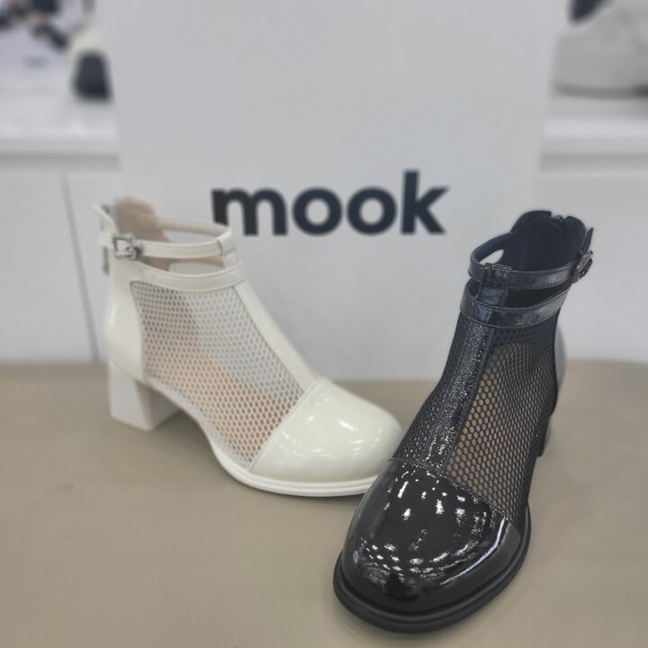 무크 메쉬 앵글 부츠 5.5cm 522904DJ