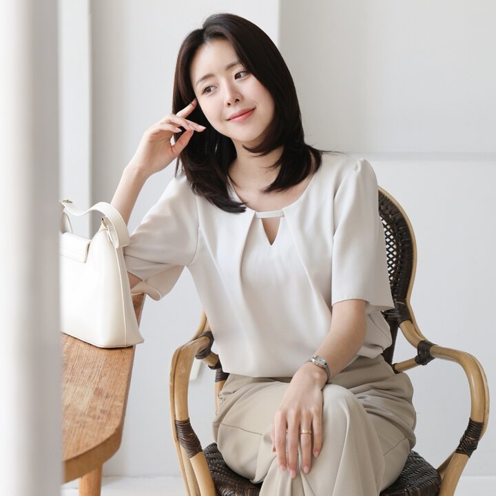 여성 여름 브이 트임 쉬폰 빅사이즈 반팔 블라우스 하객 상견례