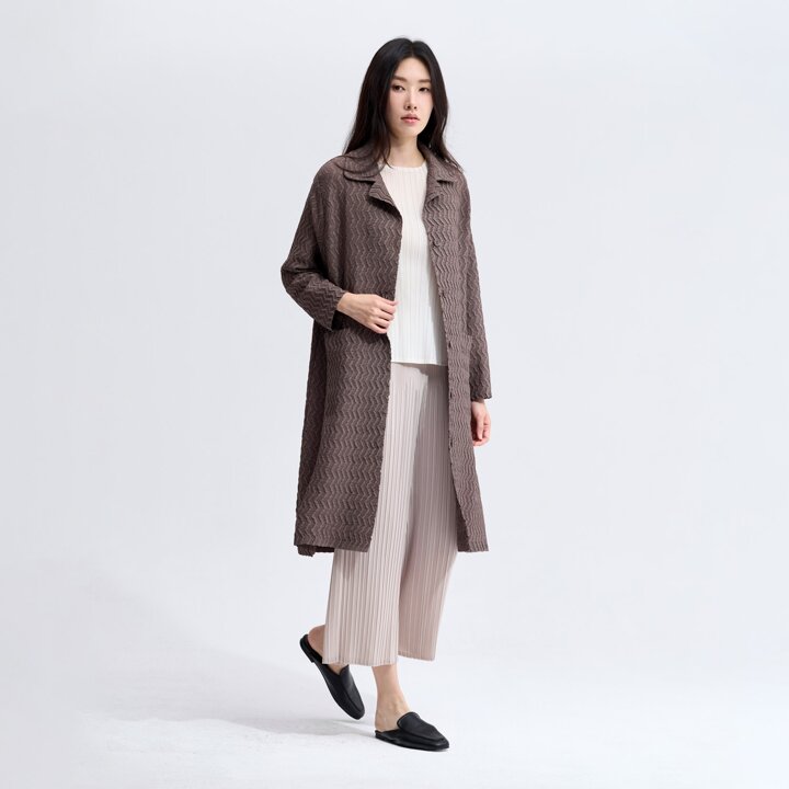 [플리츠미] 지그재그 엠브로이더리 플리츠 롱 자켓_PPJKF125020