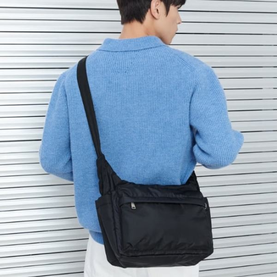 신세계백화점몰_통합출고(6009_W000000002) (신세계의정부점)[여행추천][캐리어결합][RFID 차단]루트 트래블 경량 나일론 크로스백[JUBA75233BK]