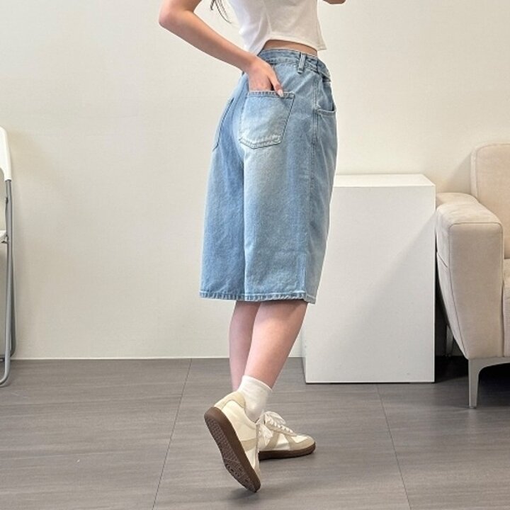 [다잇템] 여성 라이트블루 여름용 단추 하프팬츠 버뮤다 진 청바지21787959588872