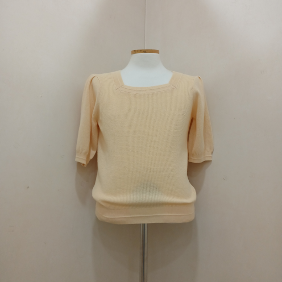스퀘어넥반팔니트SKUCG0965YEYS