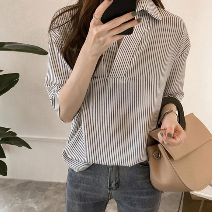 [옷자락] 여성 클래식 스트라이프 루즈 셔츠 노버튼 남방