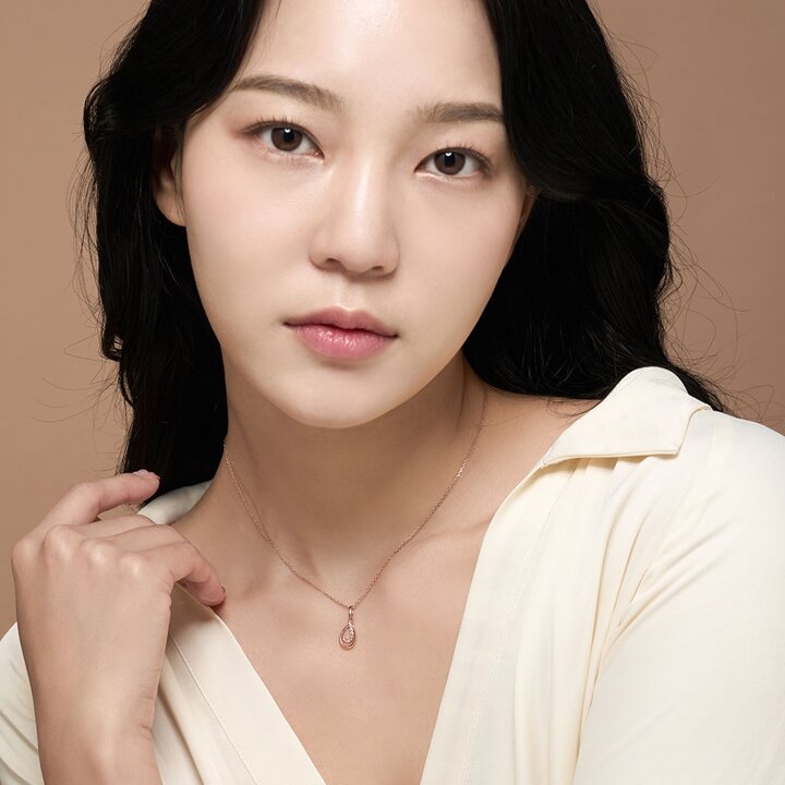 [모아르] 18K 펜던트 메달 물방울 C컬 큐빅 팬던트