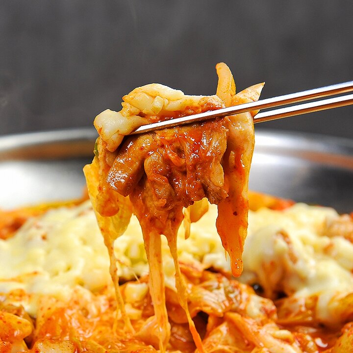 [마녀바스켓] 춘천 명물 매운 양념닭갈비 700g x 4팩*