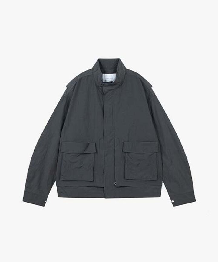 [리버클래시]LKS22305차콜 오버핏 스탠애리 나일론 점퍼