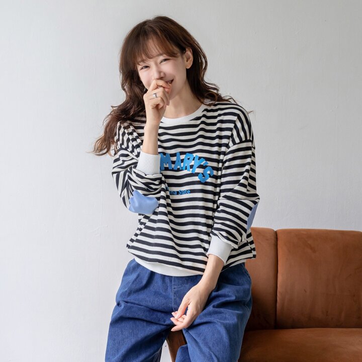 디아난 스트라이프 레터링 맨투맨
