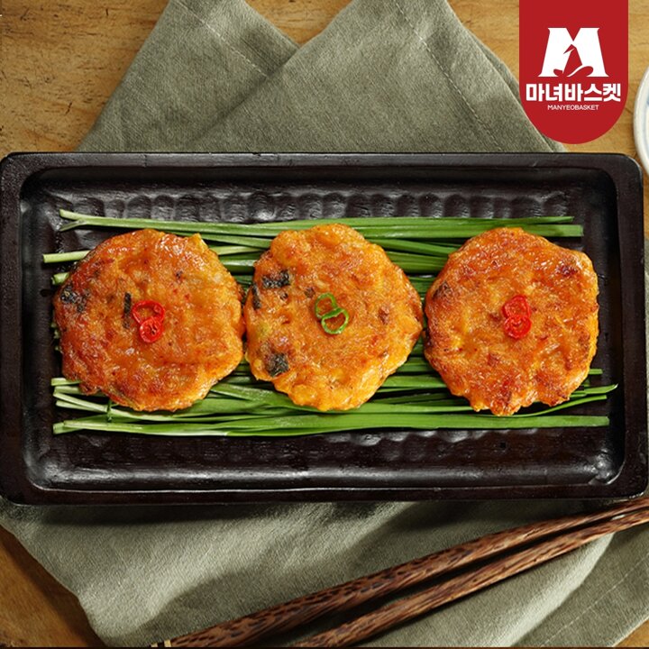 [마녀바스켓] 사옹원 부침명장 한입 아삭 김치전 300g 2팩