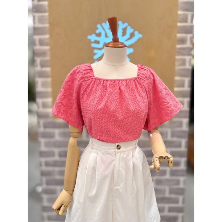 (신세계타임스퀘어점패션관)셔링 스퀘어넥 블라우스 (LC61F7BL509X)