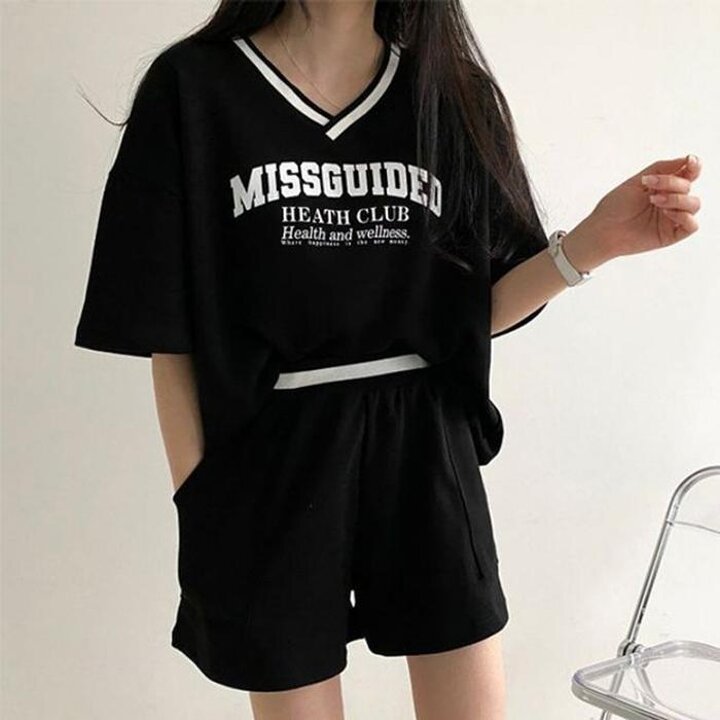 31583038-베이직레터캐주얼링프린팅여성캐주얼브이넥반팔셋업