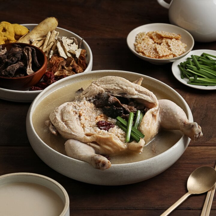 [마음식당] 능이품은 한우사골 누룽지 삼계탕 1.1kg x 3팩