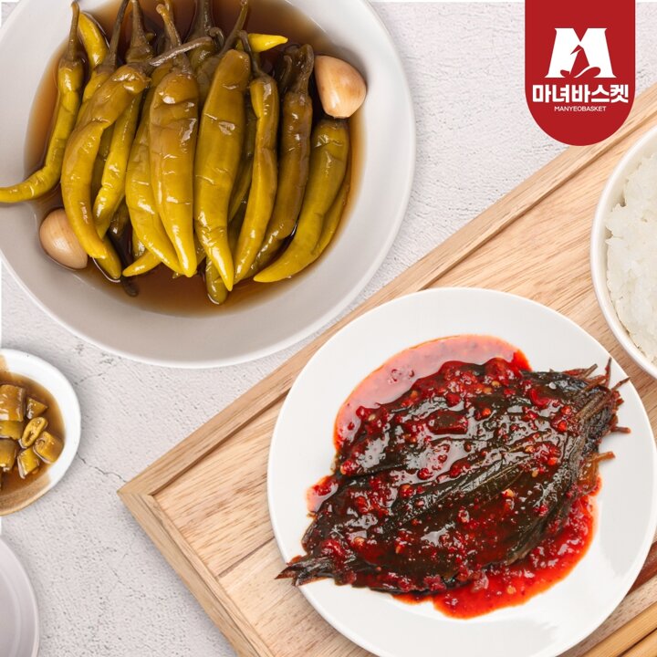 [마녀바스켓]밥도둑 밥반찬 간장고추1kg+깻잎무침1kg 외 (옵션선택)