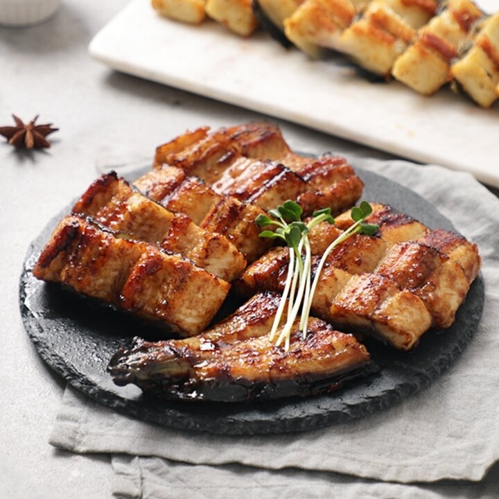 [우등수산] 영광 민물장어 1kg (손질후 700g, 1-3미) 소스, 생강 증정