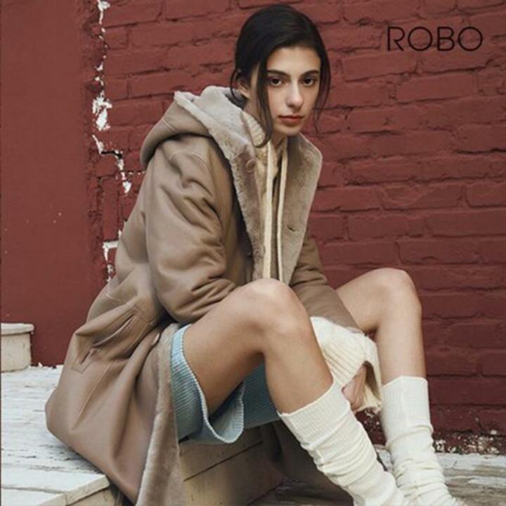 [ROBO] 로보 25FW 롱 후드 무스탕