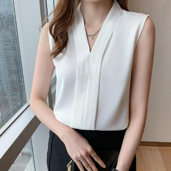 [옷자락] 여자 데일리 오피스룩 브이넥 민소매 블라우스