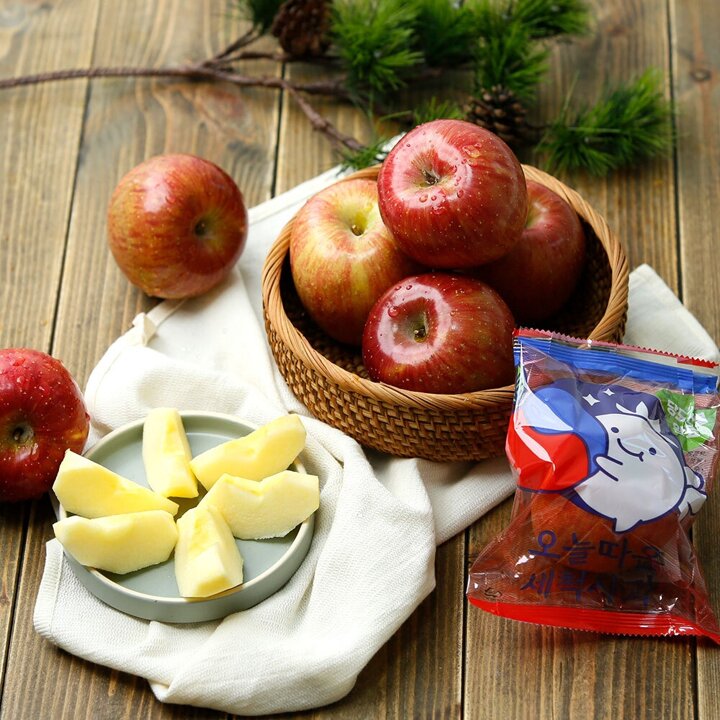 당도선별 정품 세척 사과 2.5kg+2.5kg [박스당 8-10과] 중과