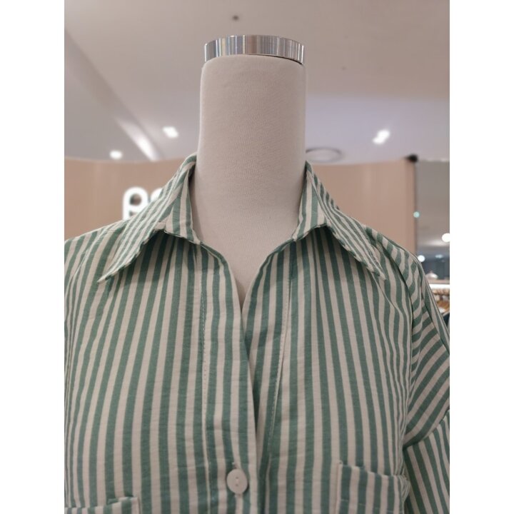 (광주신세계)스트라이프 언발 크롭셔츠SK2SH606J