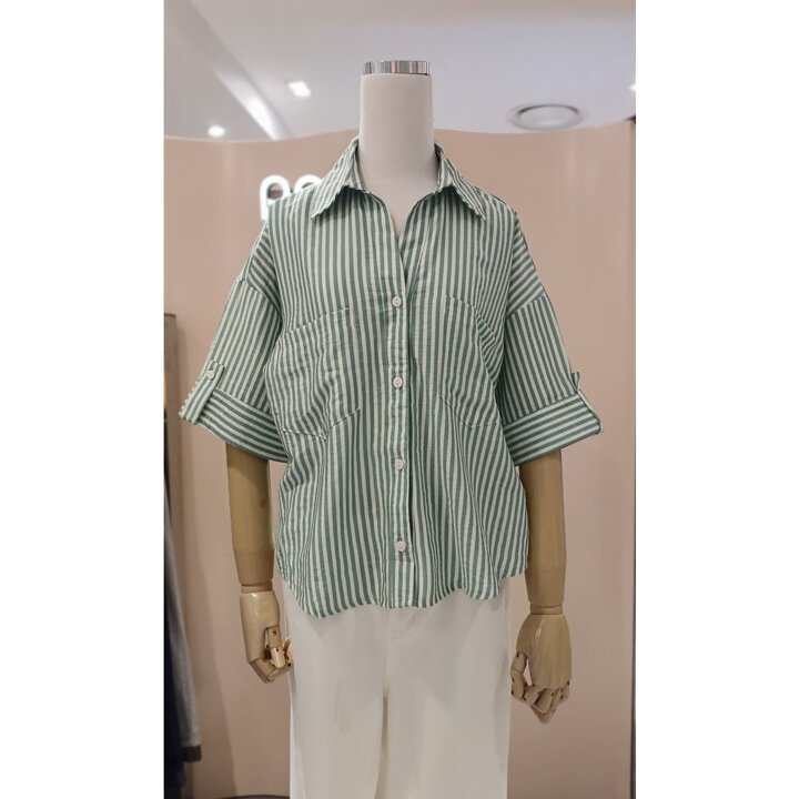 (광주신세계)스트라이프 언발 크롭셔츠SK2SH606J