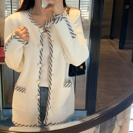 더제이수 / 사선 스트라이프 가디건