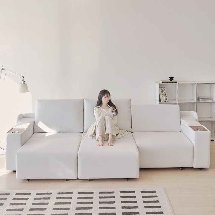 포스트모던 산드로 모션 전동 슬라이드 무빙 패브릭 4인 쇼파