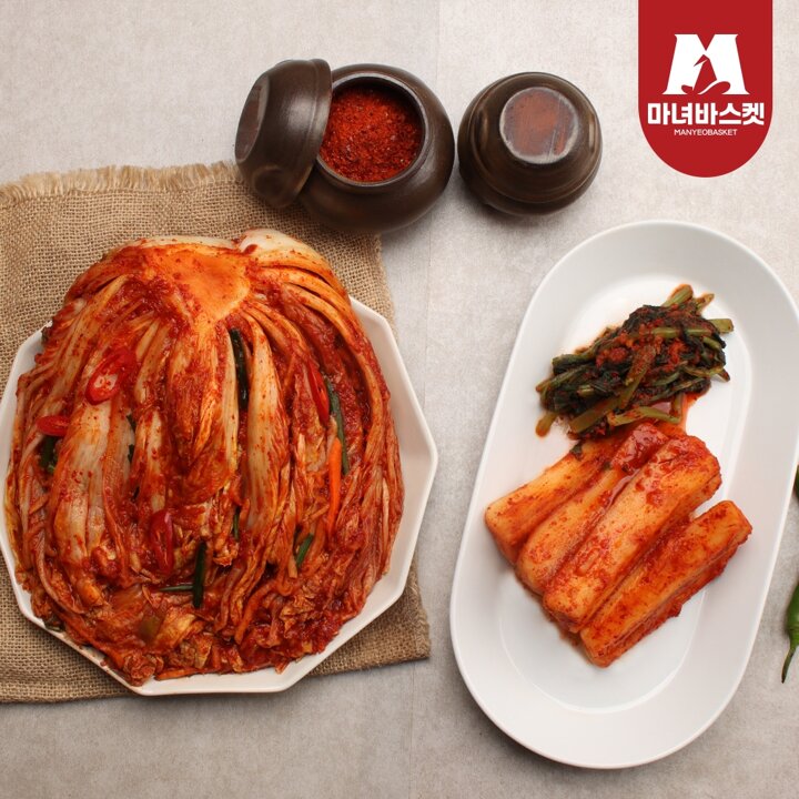 [마녀바스켓] 국내산 마녀 포기김치10kg+총각김치2kg