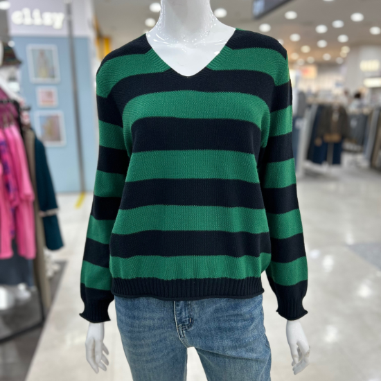 스트라이프 그린 배색 브이넥 니트티 MM11KN770FJY