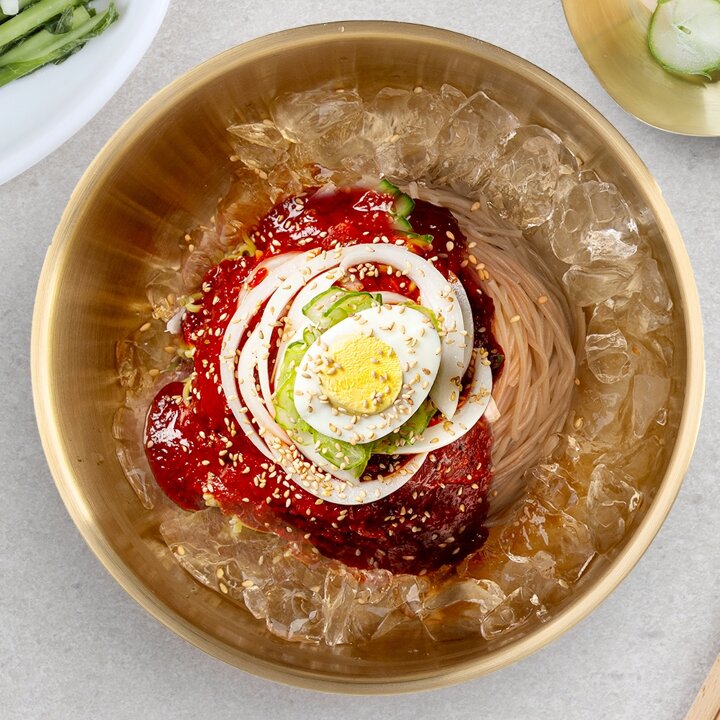[마녀바스켓]매콤달달 함흥 비빔냉면 10인분 (냉면2kg+비빔장10개)