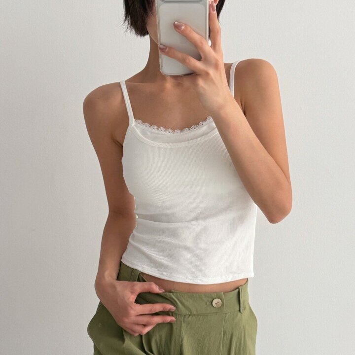 여자 백리스 등트임 레이스 슬림핏 캡내장 크롭 나시