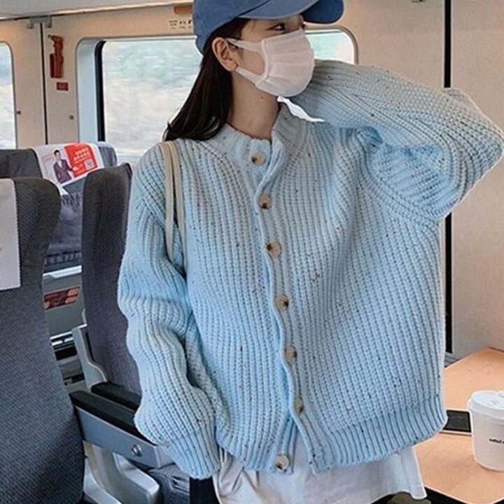 여자 공항 패션 해외 여행 컬러 가디건 니트 코디 사무용가디건