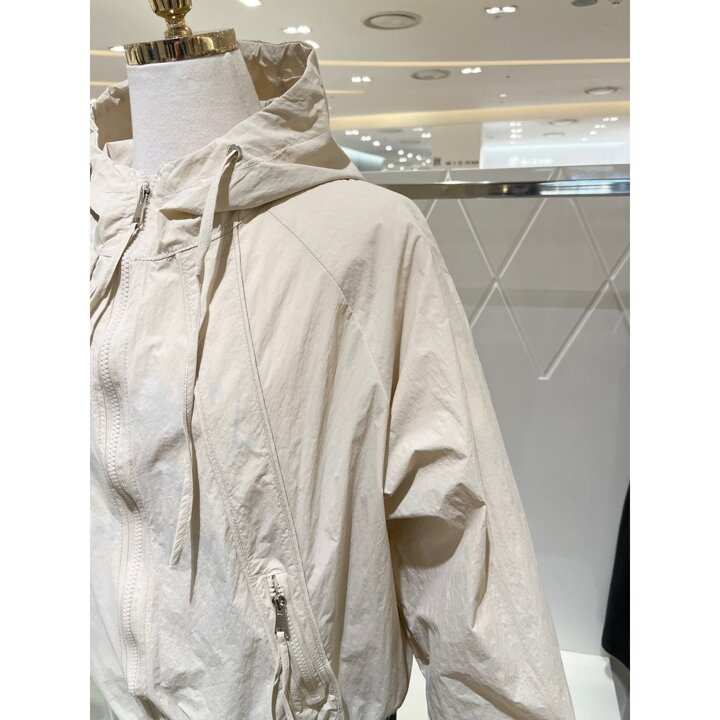 (신세계마산점)지퍼 포켓 후드넥 점퍼 621590