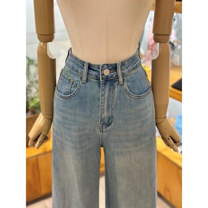 (신세계김해점)스티치장식 일자핏 데님팬츠(LC31E5DP523X)