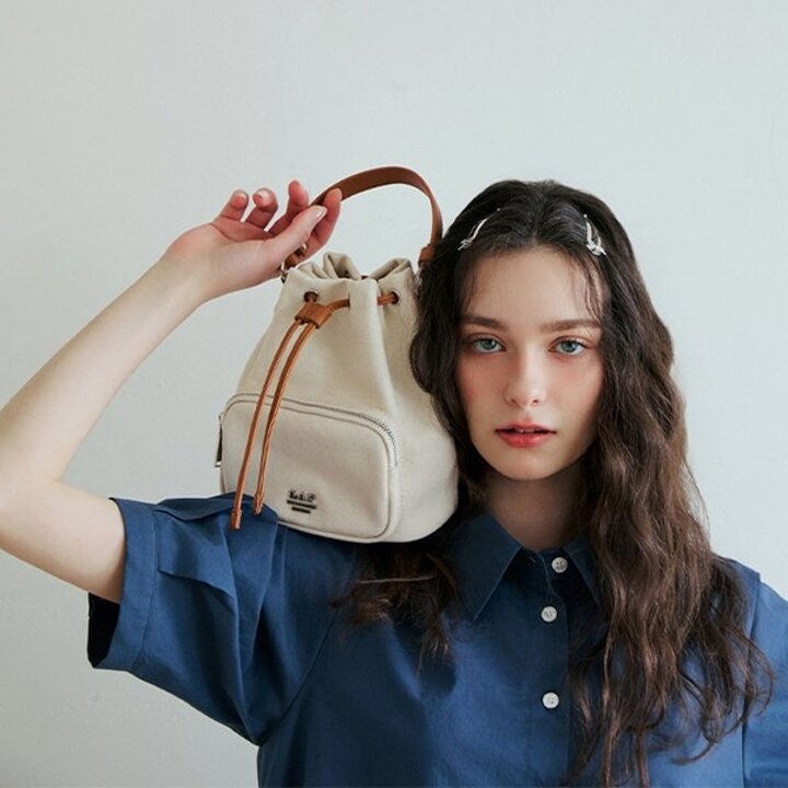 (신세계마산점)CLASSIC CANVAS BUCKET BAG AR7AB440