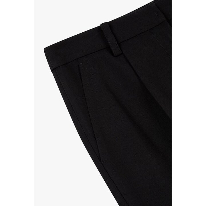 (신세계본점)원 턱 플리츠 세미 와이드 팬츠 7156130002R