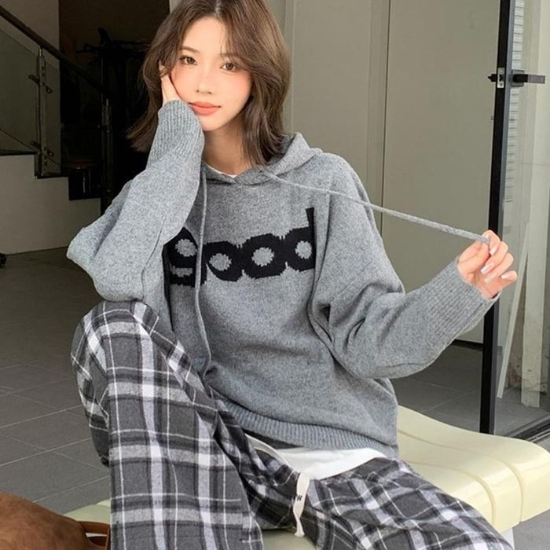 여성캐주얼러블루즈핏레터링후드데일리니트