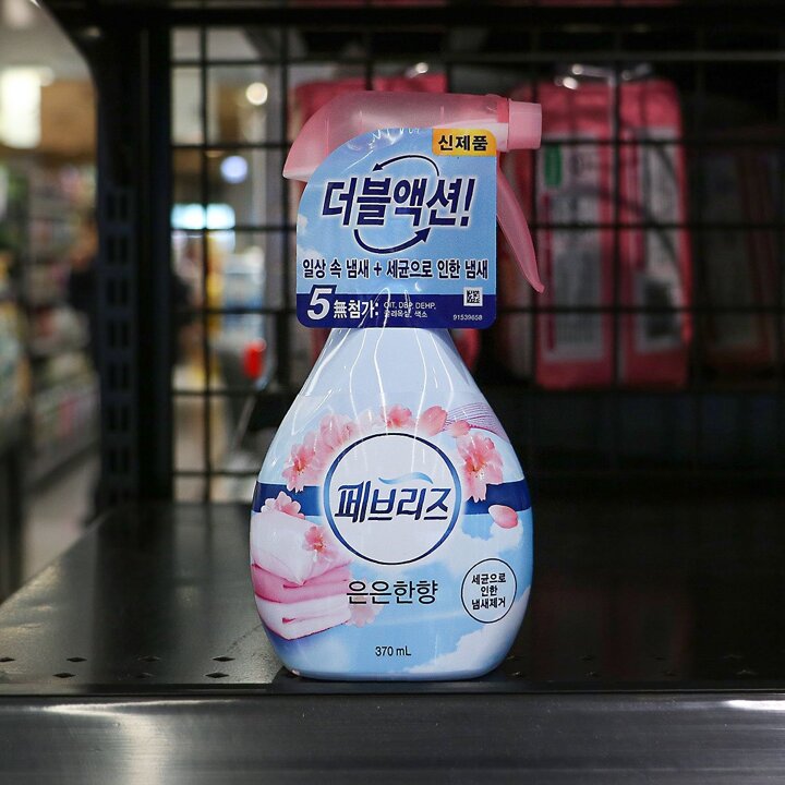 (신세계의정부점)피앤지 페브리즈 섬유탈취제 은은한 향 370ml